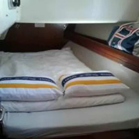 Precioso Yate En El Centro Del Hotel en barco *